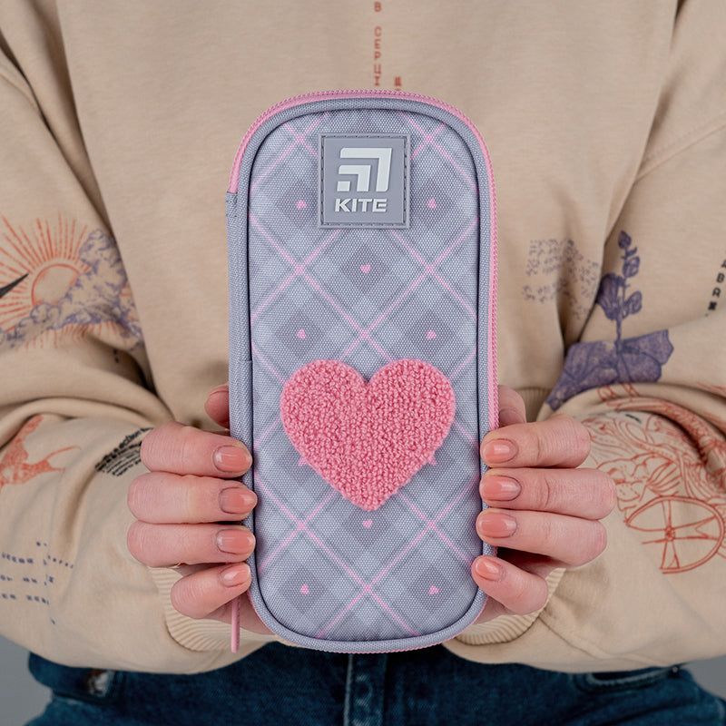 Piórnik saszetka Kite Fluffy Heart K24-662-13